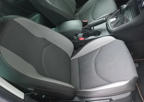 Seat Leon cena 64700 przebieg: 95765, rok produkcji 2015 z Włoszczowa małe 742